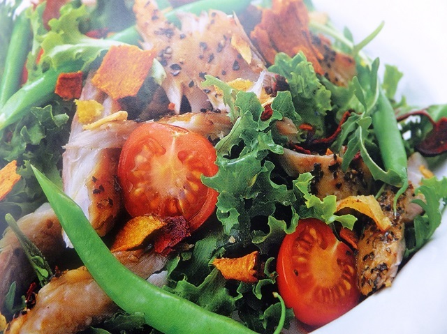 How to make peppered mackerel with vegetable crisps salads? Peppered mackerel with vegetable crisps salad recipes and ingredient shared on our page.
