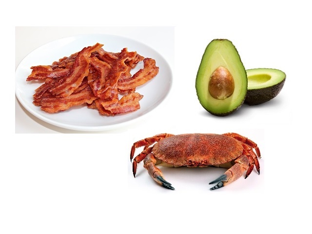  Crab, avocado and crispy bacon salad